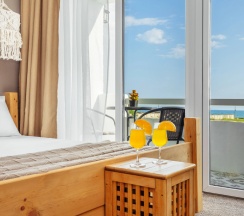Четырёхместный номер Superior с балконом в Villa Blanca