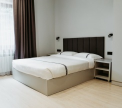 Двухместный номер Standard с красивым видом из окна двуспальная кровать в Green Hill Hotel