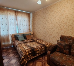 Квартира в Апартаменты на 10-й микрорайон, 3