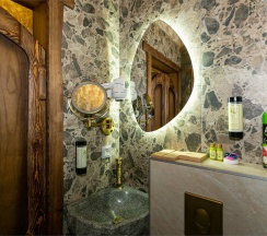 Двухуровневый номер в стиле греческой Спарты без окна в Греческий Олимп