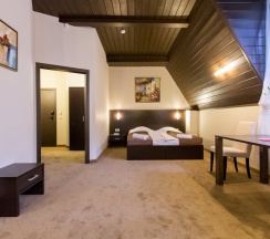 Двухместный номер Superior Мансарда с красивым видом из окна двуспальная кровать в Лафер Ренессанс