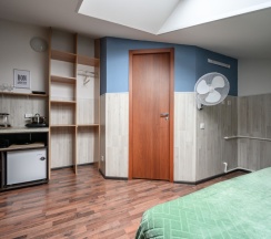 Трехместный номер с мини-кухней в Риверсайд