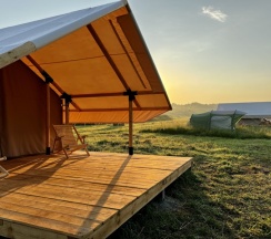 Шатер с террасой малый в Соты&Варенье