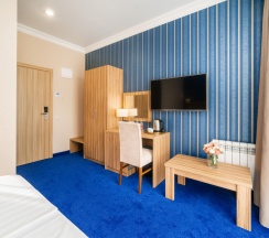 Двухместный стандарт с балконом в Blue Marlin Hotel