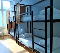 Верхнее место в общем 8ми местном номере №407 в Bla Bla Hostel