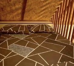 Коттедж с балконом и с красивым видом из окна в Garden hills