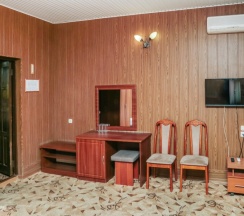 Трехместный номер с одной двуспальной и одной односпальной кроватями 1 Звезда (реестровый номер № С612024006295) в Евразия-Аксай