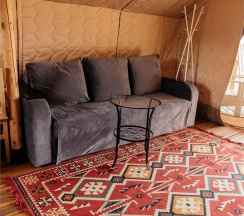 Большой шатер в Villa Memory
