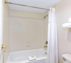 Двухместный номер двуспальная кровать в La Quinta Inn by Wyndham Orlando Airport West