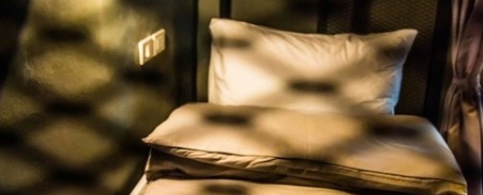 Кровать в общем номере в The Arbern Hostel x Bistro