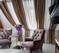 Джуниор  Cюит в Villa Kadashi boutique