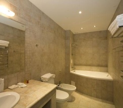2-комнатный номер люкс (с завтраком) в Grand adventure absolute result luxury club