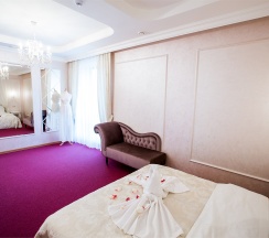Свадебный номер в SKY LUX HOTEL