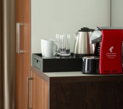 Двухместный люкс Long Stay двуспальная кровать в Courtyard by Marriott Tashkent
