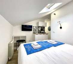 Апартаменты-студио на мансарде (Метро Площадь Восстания/Александра Невского, 10 минут пешком) в Rauktis apartments