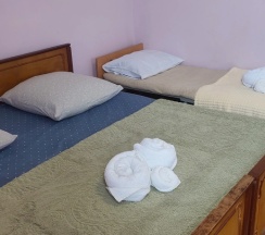 Четырёхместный номер Comfort с красивым видом из окна в Частный дом На Адлейба