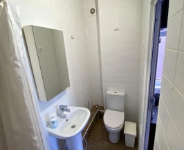 Трехместный номер на втором этаже 2 в Greenwall