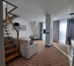 Апартаменты в двух уровнях, кровать+диван №61 в Park House