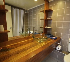 Двухместный номер Superior с балконом и с красивым видом из окна двуспальная кровать в The Melanesian Port Vila Hotel