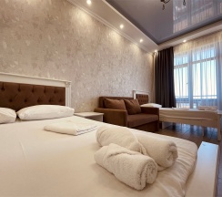 Четырехместный номер с балконом вид на море в Roza vetrov