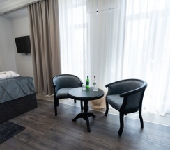 Двухместный номер Улучшенный двуспальная кровать в Отель Downtown Suites Hotel Yerevan