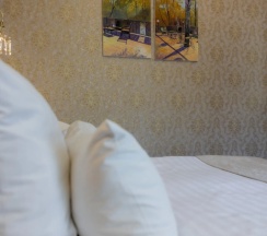 Двухместный полулюкс №2 с 2 комнатами с красивым видом из окна двуспальная кровать в Лель