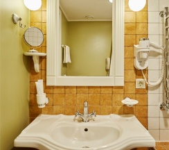 Стандартный номер с видом на атриум (1 категория) в Старый город