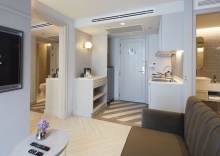 Семейный люкс с 2 комнатами в The Quarter Ploenchit by UHG