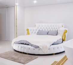 Апартаменты с балконом и с красивым видом из окна в BedAndRest