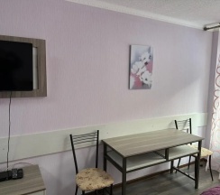 Двухместный полулюкс с балконом 2 отдельные кровати в Ушба