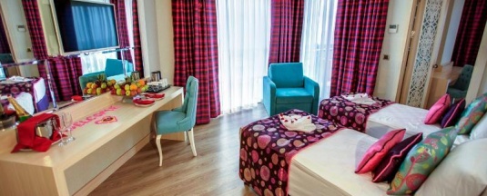 Семейный номер Standard с балконом и с видом на окрестности в Azura Deluxe Resort & Spa