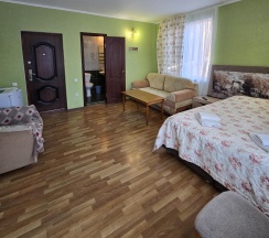 4-местный номер полулюкс в Диана