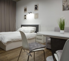 Апартаменты улучшенные с 1 двуспальной кроватью в Sky inn color