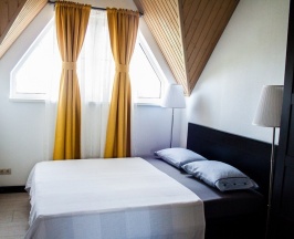 305 - Двухместный мансардный номер с боковым видом на море в Азов Инн