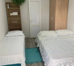 Трёхместный номер Superior с красивым видом из окна в ПольМари