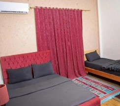Трёхместный номер в Castle Hotel