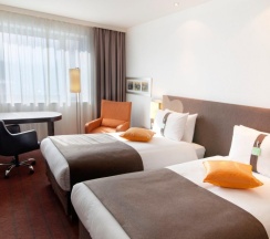 Двухместный номер Стандарт 2 отдельные кровати в Holiday Inn Almaty