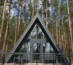 А-Фрэйм с видом на лес в Аван