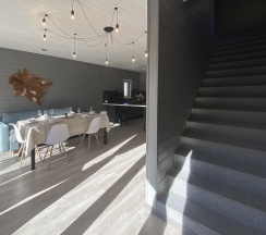 Коттедж улучшенный с 2 двуспальными кроватями в Любовь и Горы