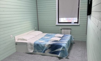 Семейный номер с двуспальной кроватью и односпальным диваном в Легенда