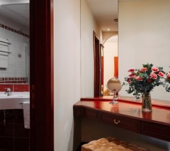 Номер Люкс (двухкомнатный) в Ring Premier Hotel