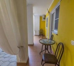 Семейный с 2 спальнями кухней и балконом/террасой в Лакшми