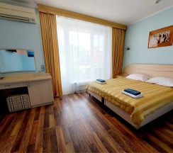 Стандарт трёхместный с балконом в Синее море