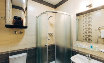 СТАНДАРТ С БОЛЬШОЙ КРОВАТЬЮ (DBL 2 этаж) в Gala Hotel
