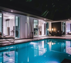 Вилла Luxury с 4 комнатами с видом на бассейн в Villas In Pattaya
