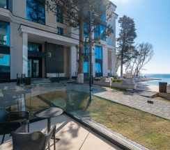 Duplex с видом на море и бассейн в Лучезарный Резорт
