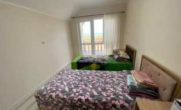 Коттедж с балконом и с красивым видом из окна в Сафари