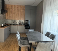 Коттедж с террасой в Family house vld