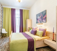 Четырёхместные апартаменты с 3 комнатами с видом на город в 3-комн. апарты в центре города на ул. Романовская Слобода 22