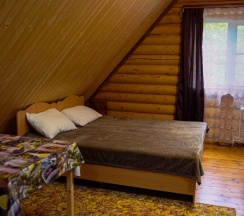 Просторная студия с беседкой в Лесной